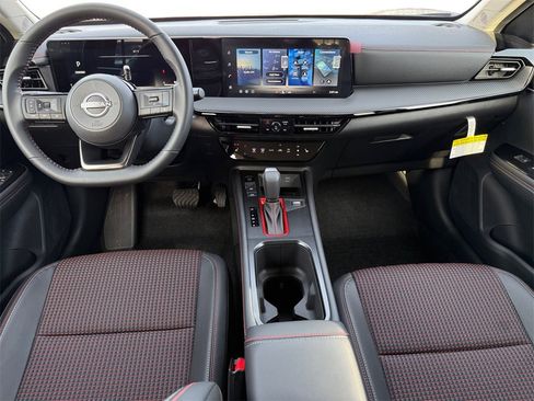 New 2026 Nissan Kicks SR w/ Cold Weather Package image 10
