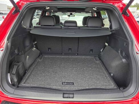 Used 2024 Volkswagen Tiguan SEL R-Line image 13