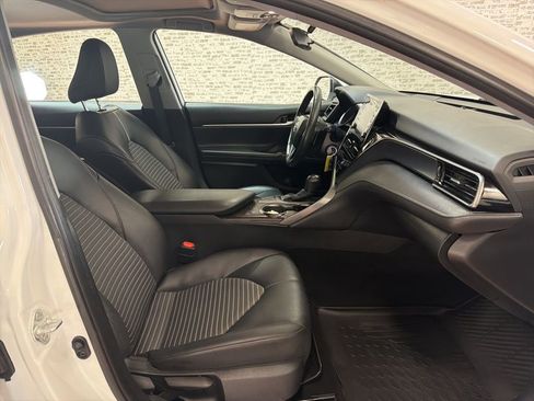 Used 2023 Toyota Camry SE w/ Cold Weather Package image 11