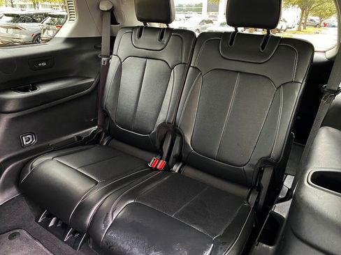 Used 2023 Jeep Grand Cherokee L Limited w/ Luxury Tech Group II image 15