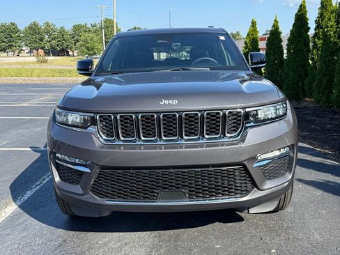 Used 2025 Jeep Grand Cherokee Limited RWD image 7