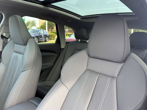Used 2025 Audi Q5 Premium Plus w/ Premium Plus AWD/4WD image 11