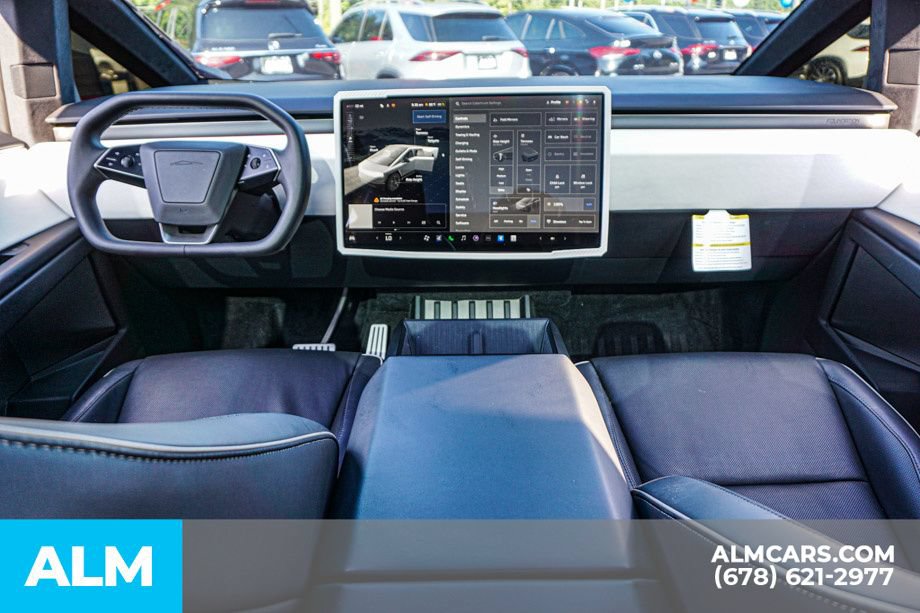 Used 2024 Tesla Cybertruck AWD Crew Cab image 27