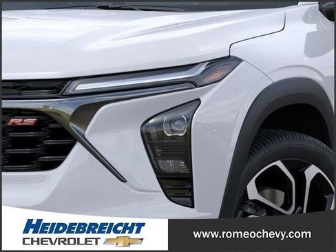 New 2025 Chevrolet Trax RS w/ Sunroof Package image 11