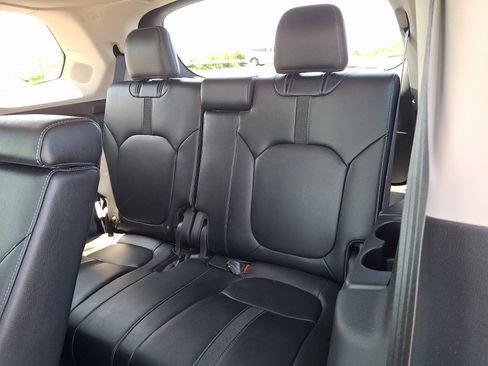 Used 2023 Honda Pilot Touring image 10