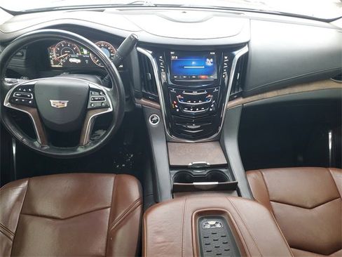 Used 2015 Cadillac Escalade Premium image 11