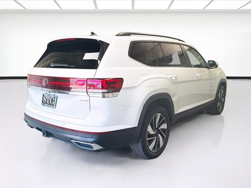 Used 2024 Volkswagen Atlas SE AWD/4WD image 4