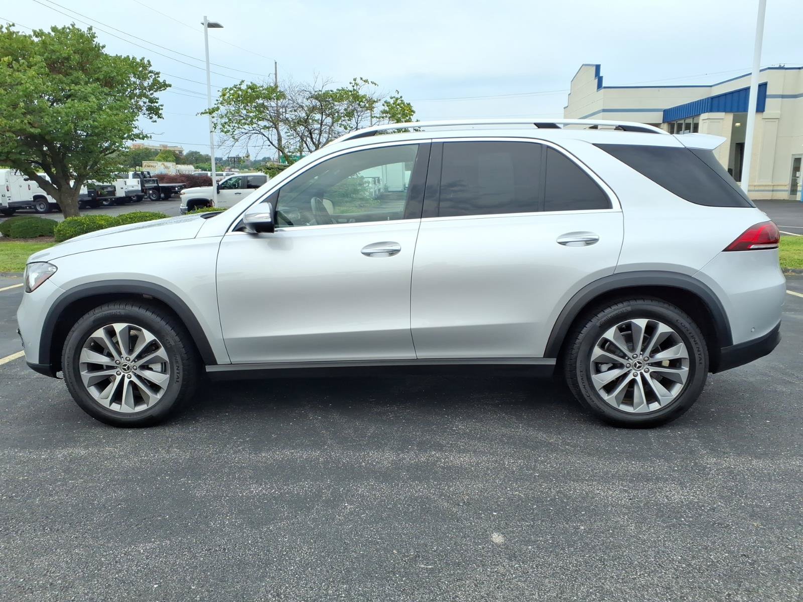 Used 2021 Mercedes-Benz GLE 350 4MATIC image 4