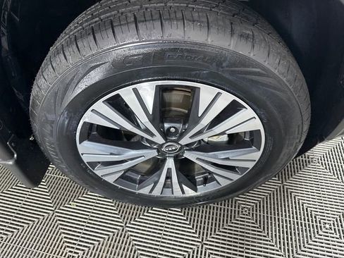 Used 2023 Nissan Rogue SV AWD/4WD image 12