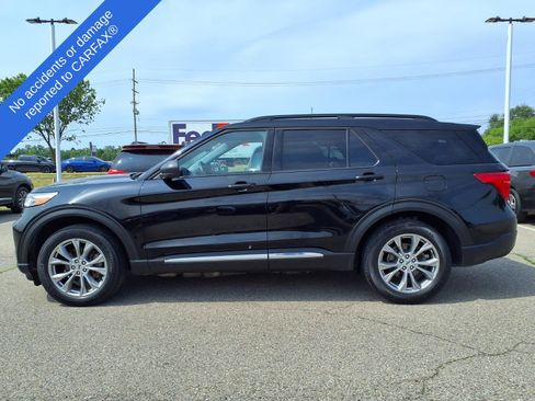 Used 2023 Ford Explorer XLT w/ Equipment Group 202A AWD/4WD image 8