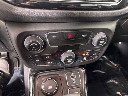 Certified 2020 Jeep Compass Limited image 31