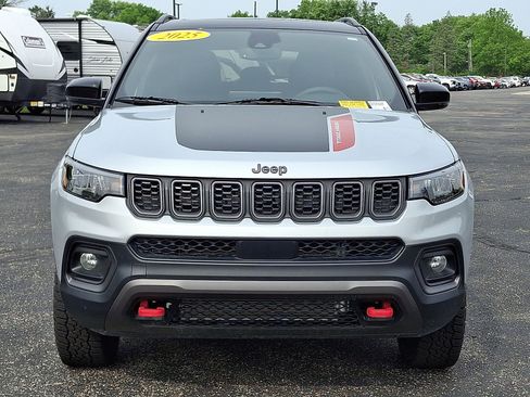 Used 2025 Jeep Compass Trailhawk w/ Sun & Sound Group AWD/4WD image 28