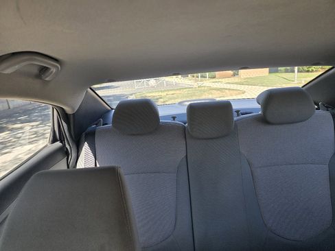 Used 2014 Hyundai Accent GLS image 13