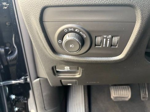 New 2025 Jeep Grand Cherokee Limited w/ Trailer Tow Package image 15