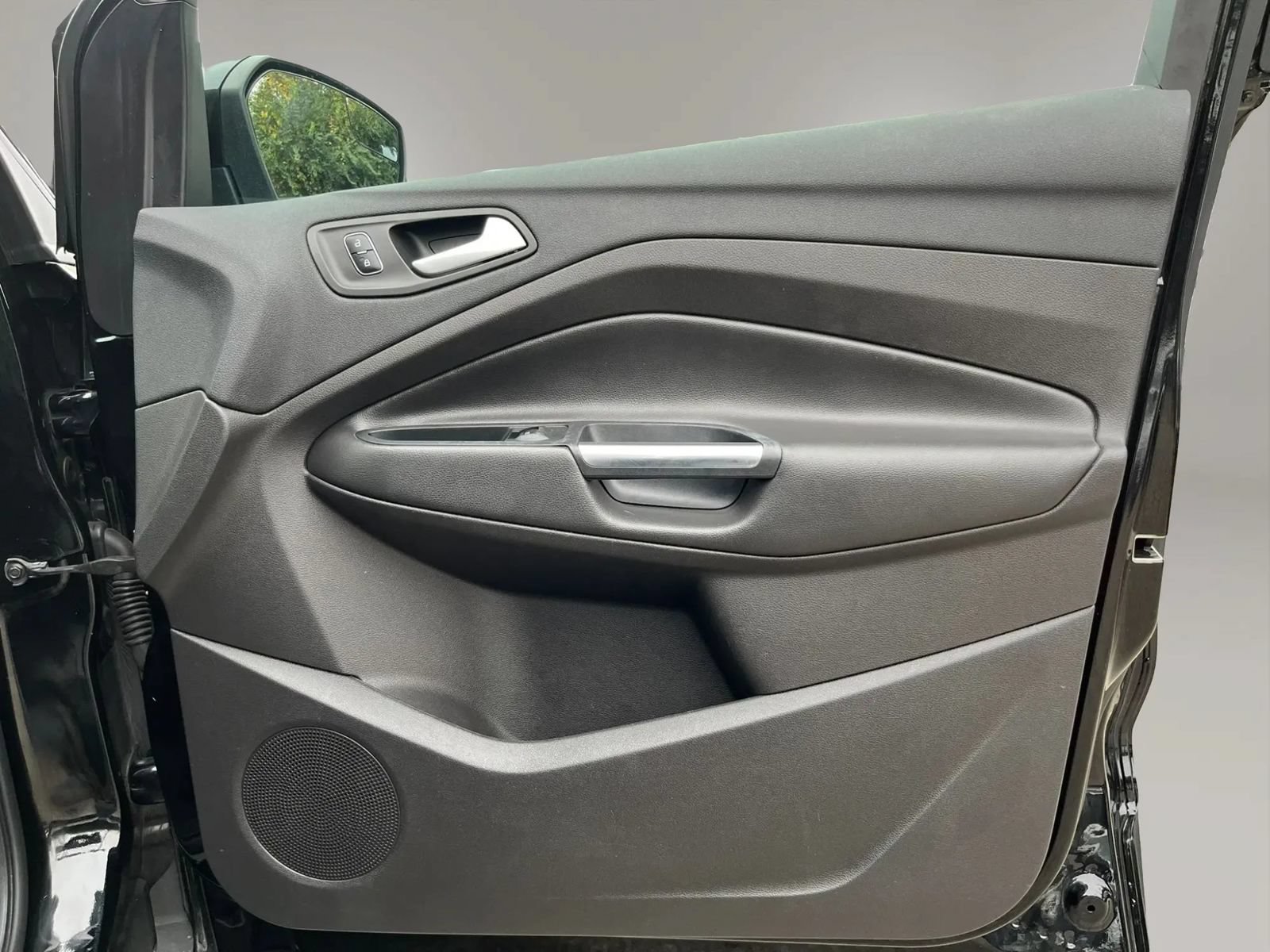 Used 2017 Ford Escape SE AWD/4WD image 9