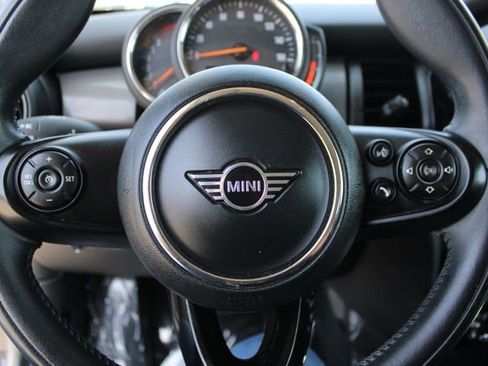 Used 2020 MINI Cooper 2-Door Hardtop FWD image 19