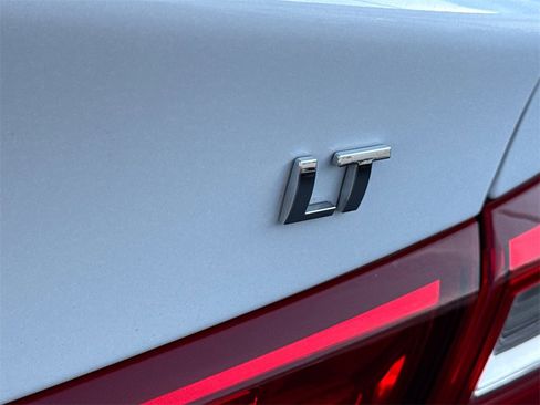 Used 2023 Chevrolet Malibu LT image 9