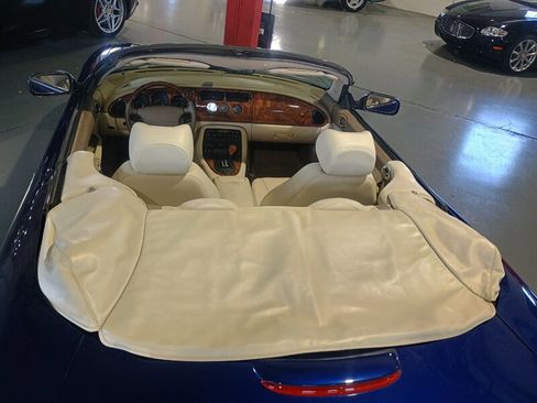 Used 2001 Jaguar XK8 Convertible image 12
