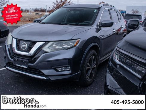 Used 2017 Nissan Rogue SL w/ SL Premium Package image 1