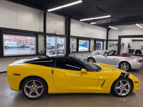 Used 2006 Chevrolet Corvette Coupe w/ Preferred Equipment Group image 14