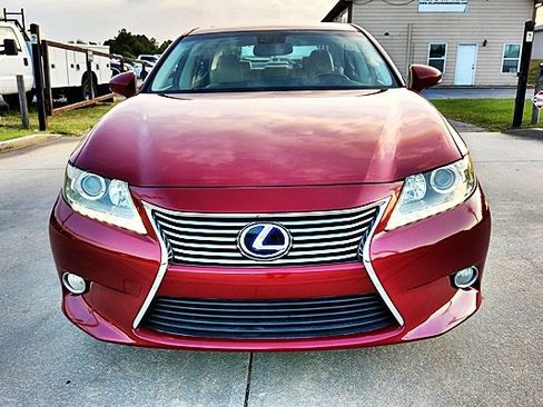 Used 2013 Lexus ES 300h w/ Luxury Pkg FWD image 12