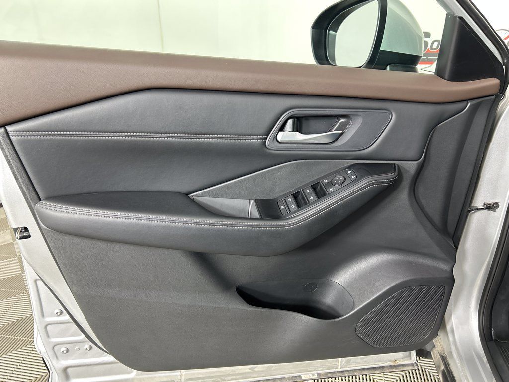 Used 2023 Nissan Rogue SV w/ SV Premium B Package AWD/4WD image 11