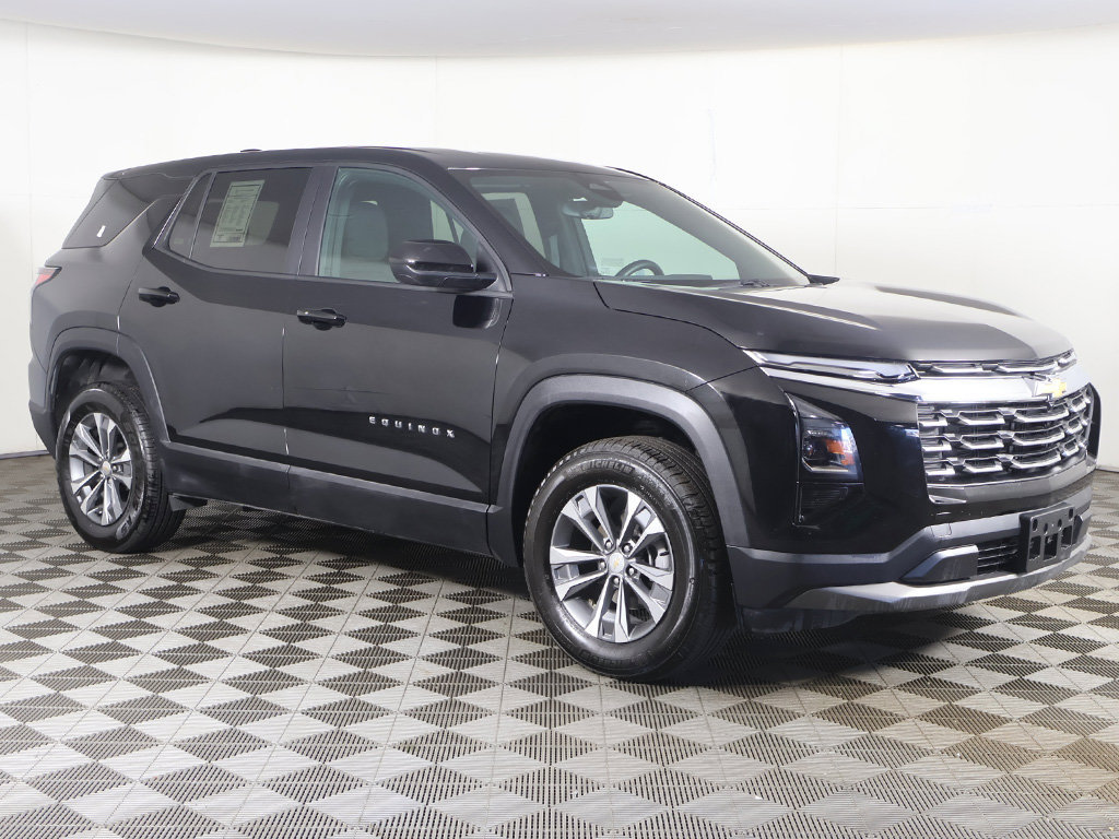 Used 2026 Chevrolet Equinox LT AWD/4WD image 3