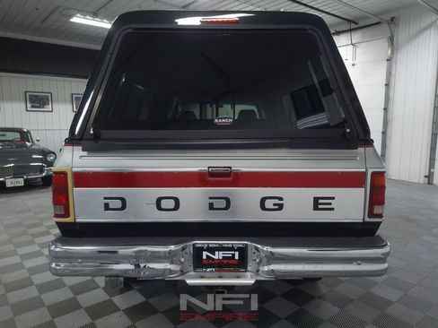 Used 1993 Dodge D/W Truck 250 AWD/4WD image 9