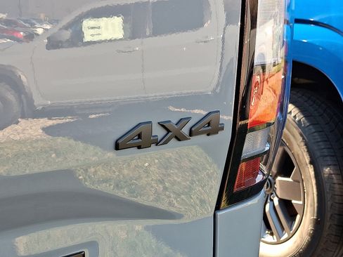 New 2026 Nissan Frontier SV w/ SV Convenience Package image 5