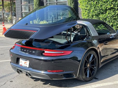 Used 2017 Porsche 911 Targa 4S image 18