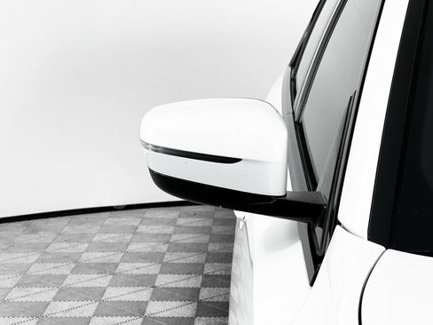 Used 2022 BMW 330i Sedan w/ Driving Assistance Package image 12