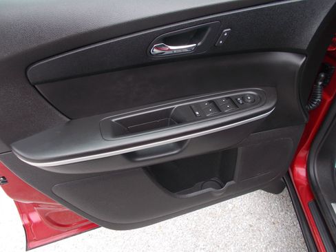 Used 2012 GMC Acadia SLE AWD/4WD image 18