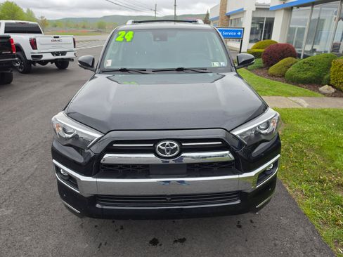 Used 2024 Toyota 4Runner Limited AWD/4WD image 9