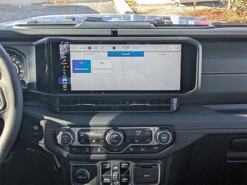 New 2025 Jeep Gladiator High Tide image 19