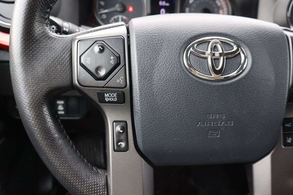 Used 2020 Toyota Tacoma TRD Off-Road AWD/4WD image 7