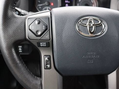 Used 2020 Toyota Tacoma TRD Off-Road AWD/4WD image 7