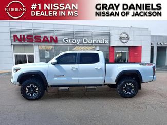 Used 2020 Toyota Tacoma TRD Off-Road w/ Advanced Technology Package AWD/4WD video 4