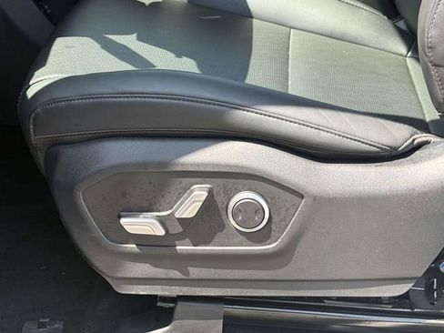 Used 2025 Hyundai Santa Fe SEL FWD image 16