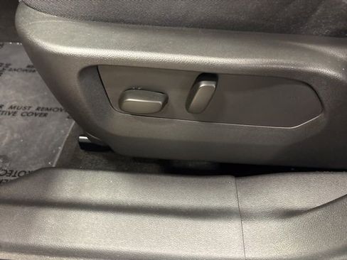 Used 2023 Buick Envision Essence w/ Sport Touring Package AWD/4WD image 39