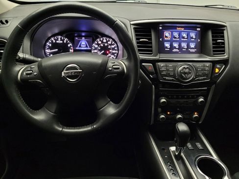 Used 2018 Nissan Pathfinder SV w/ SV Tech Package FWD image 22
