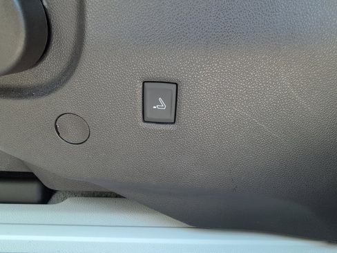 Used 2024 GMC Acadia Denali w/ Super Cruise Package image 18