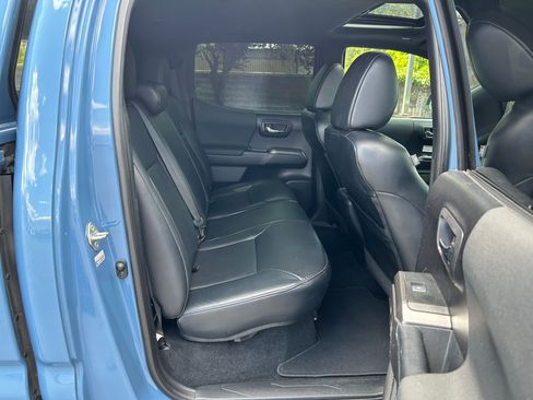 Used 2019 Toyota Tacoma TRD Off-Road w/ TRD Premium Off Road Package AWD/4WD image 27