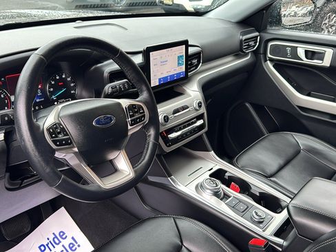 Used 2022 Ford Explorer XLT w/ Equipment Group 202A image 13