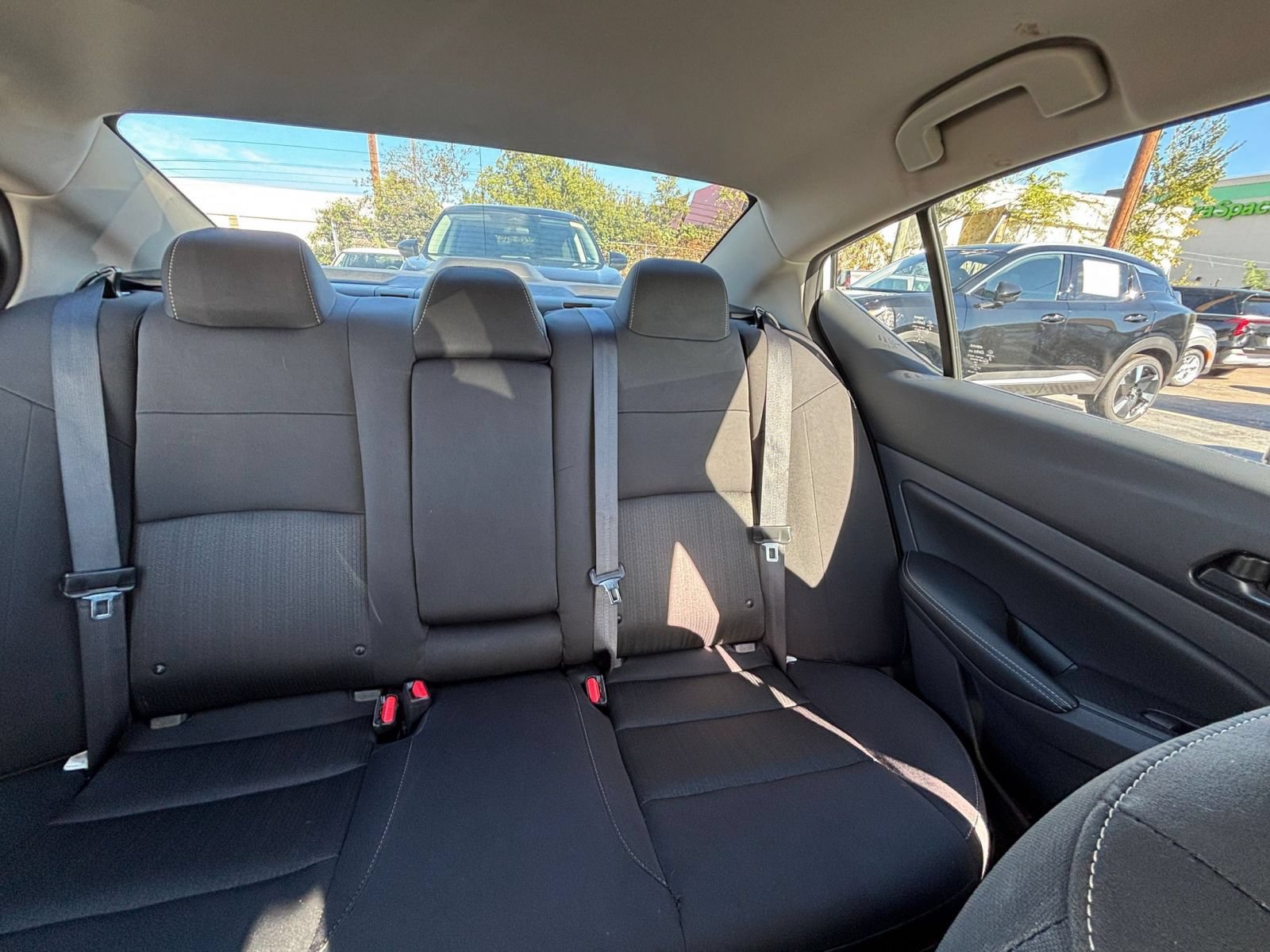 Used 2025 Nissan Altima 2.5 SV FWD image 37