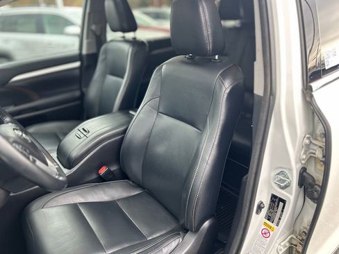 Used 2017 Toyota Highlander XLE image 10