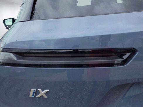 Used 2025 BMW iX xDrive50 w/ Premium Package image 21