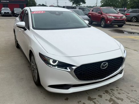 Used 2023 MAZDA MAZDA3 s FWD image 2