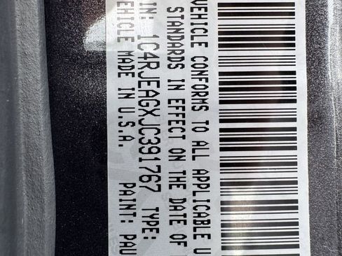 Used 2018 Jeep Grand Cherokee Altitude RWD image 30