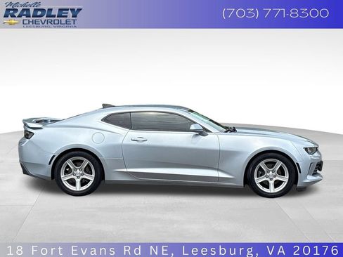 Used 2018 Chevrolet Camaro LT w/ Technology Package RWD image 7