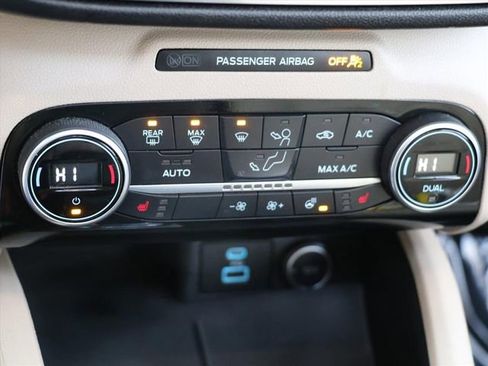 Used 2021 Ford Escape Titanium image 24